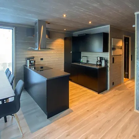 4 Bedroom Lovely In *